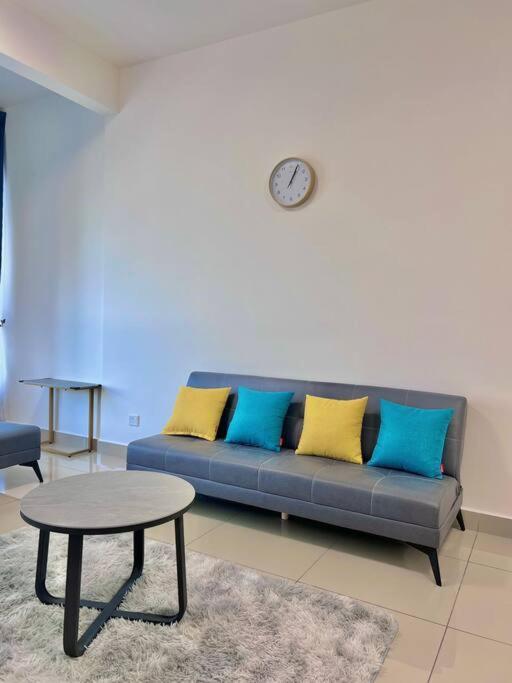 New! Bali Residence/2br Premium /6-10 Pax/ 5mins To Jonker Apartment